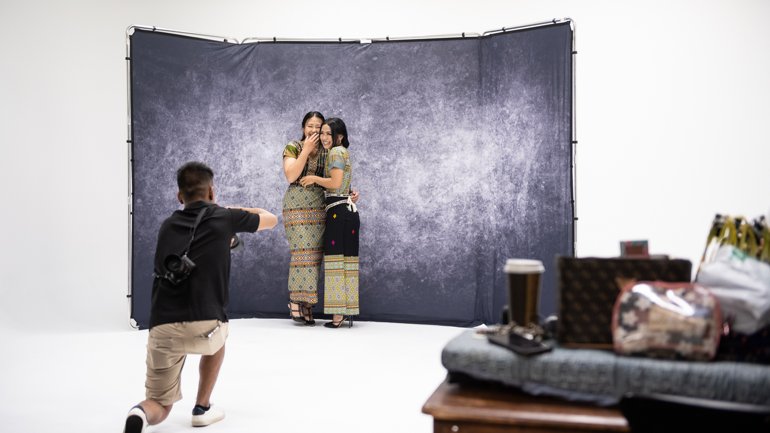 Read more about the article Lastolite Panoramic Background set – $50+GST