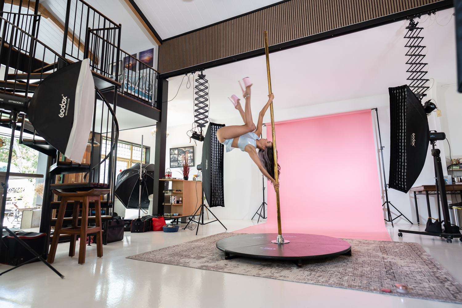 Read more about the article Seen Studio – Pink Photoshoot