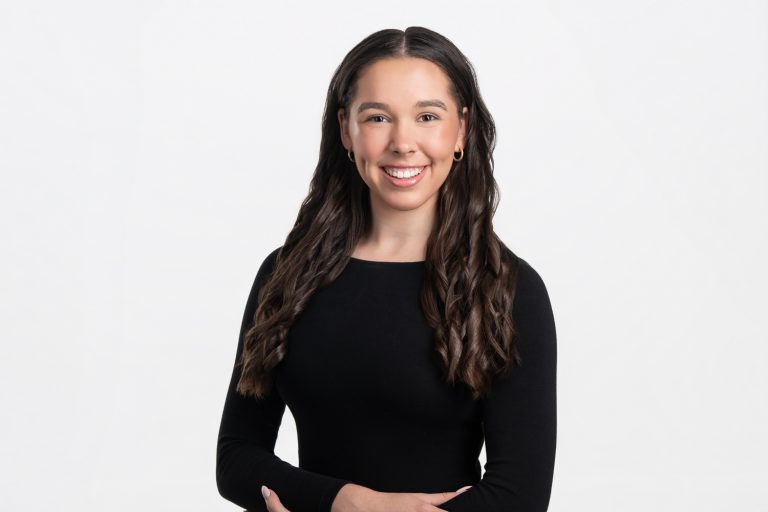 Alyssa - dancer headshot