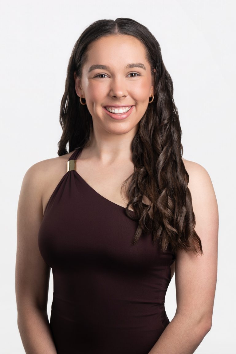 Alyssa - dancer headshot