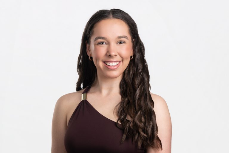 Alyssa - dancer headshot